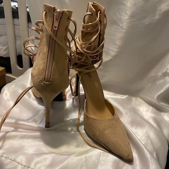 Nasty Gal Women’s Velvet Pointed Heels Size 9 👠 - Picture 14 of 16